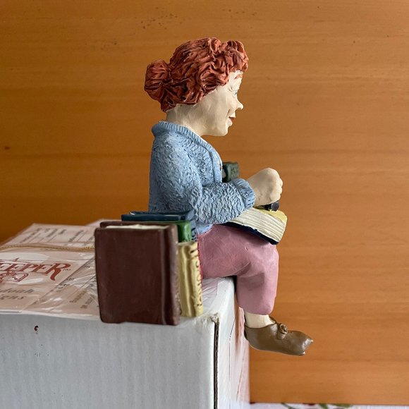 Lady keeper of the library shelf sitter - Picture 2 of 4